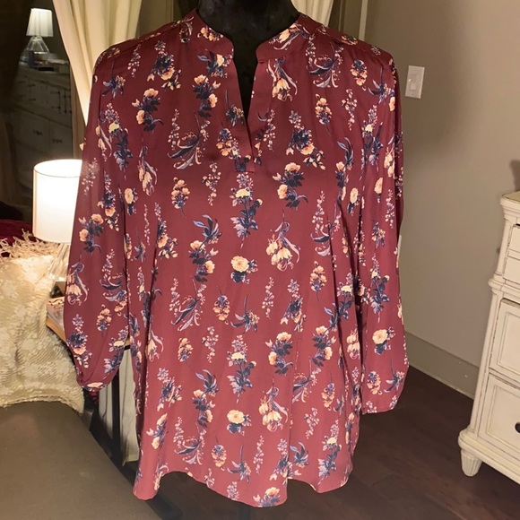 Alice Blue Tops - Alice Blue plum & navy floral women’s shirt Medium​